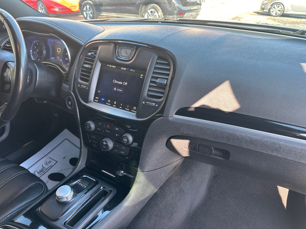 2021 Chrysler 300 Image 8