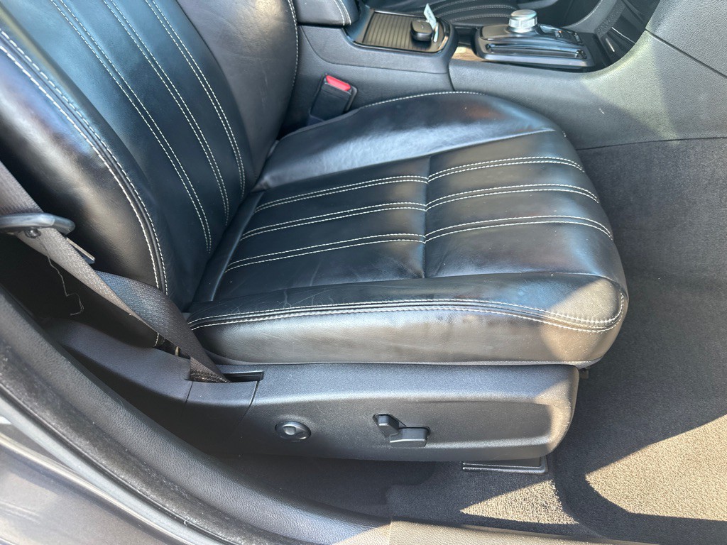 2021 Chrysler 300 Image 11