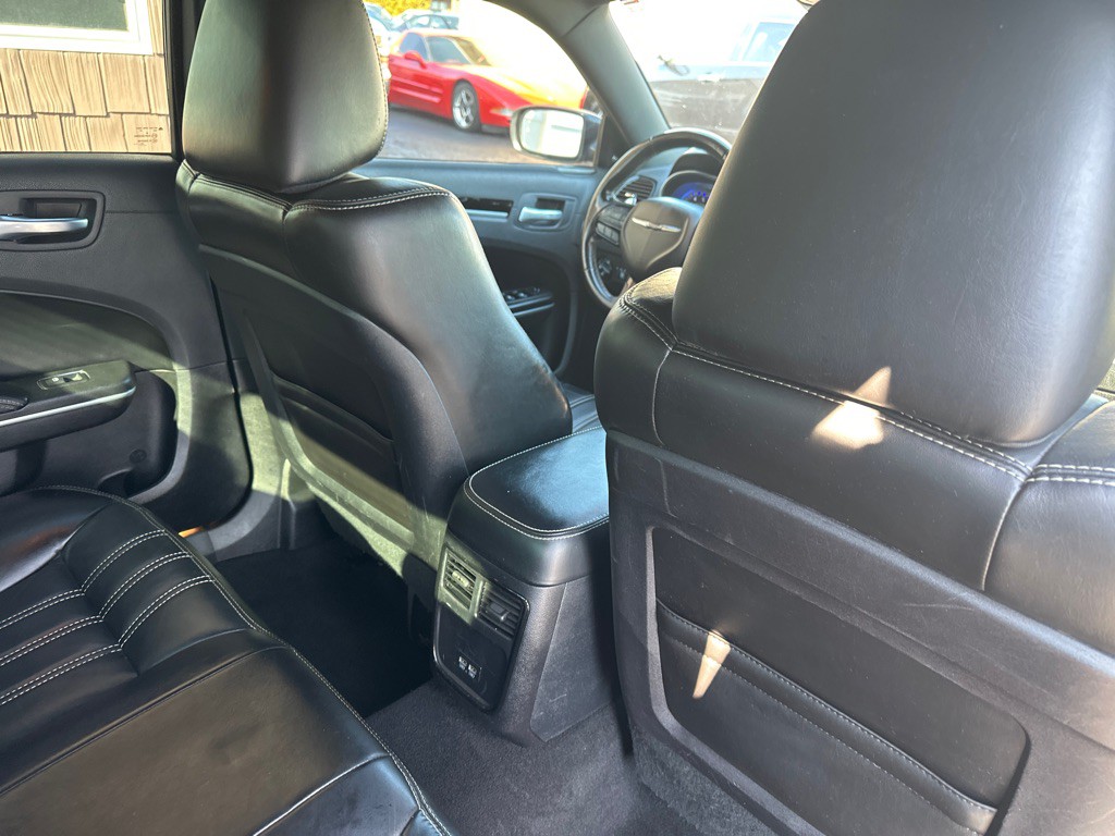 2021 Chrysler 300 Image 13