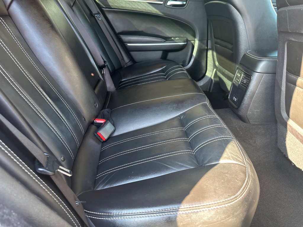 2021 Chrysler 300 Image 14