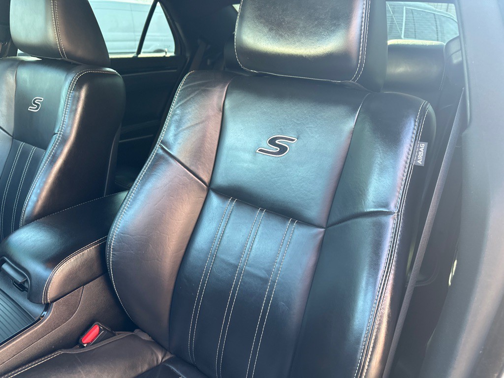 2021 Chrysler 300 Image 19