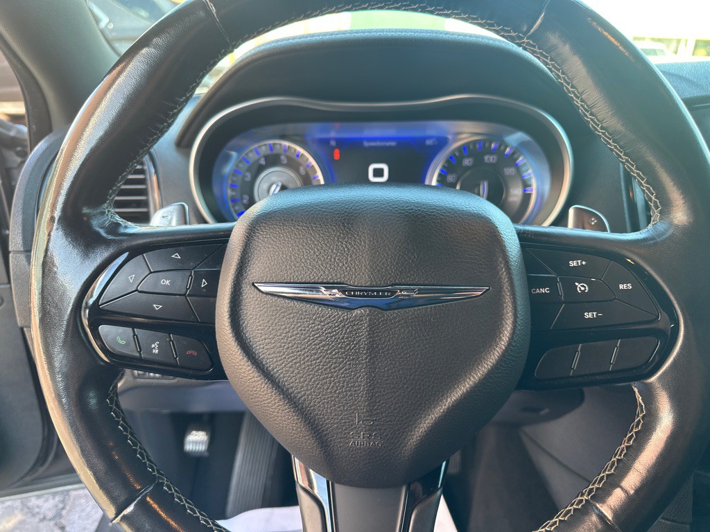 2021 Chrysler 300 Image 24