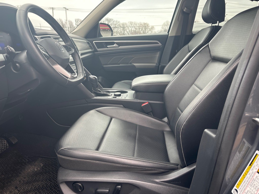 2022 Volkswagen Atlas Image 2