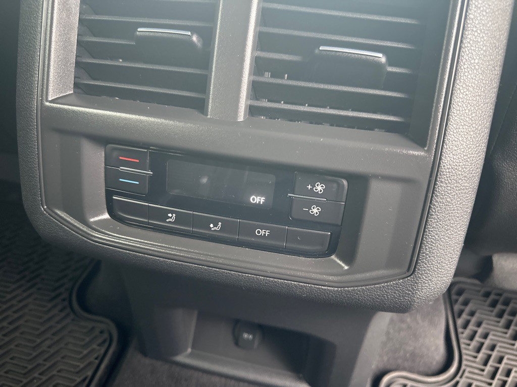 2022 Volkswagen Atlas Image 12