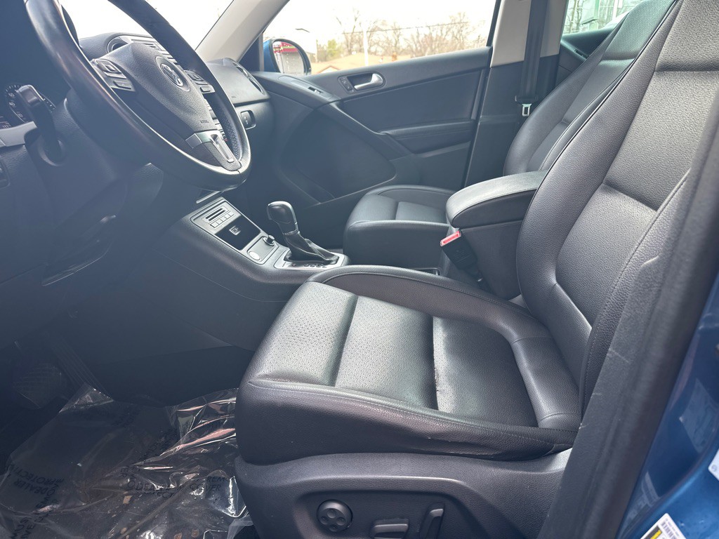 2017 Volkswagen Tiguan Image 2