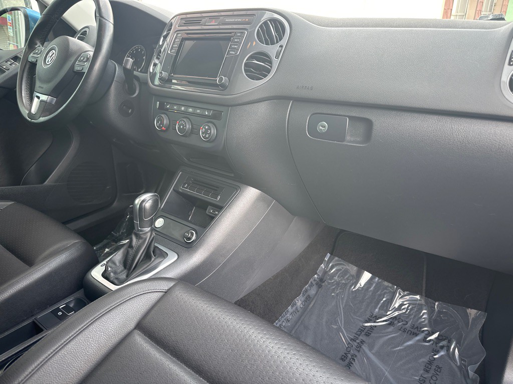 2017 Volkswagen Tiguan Image 8