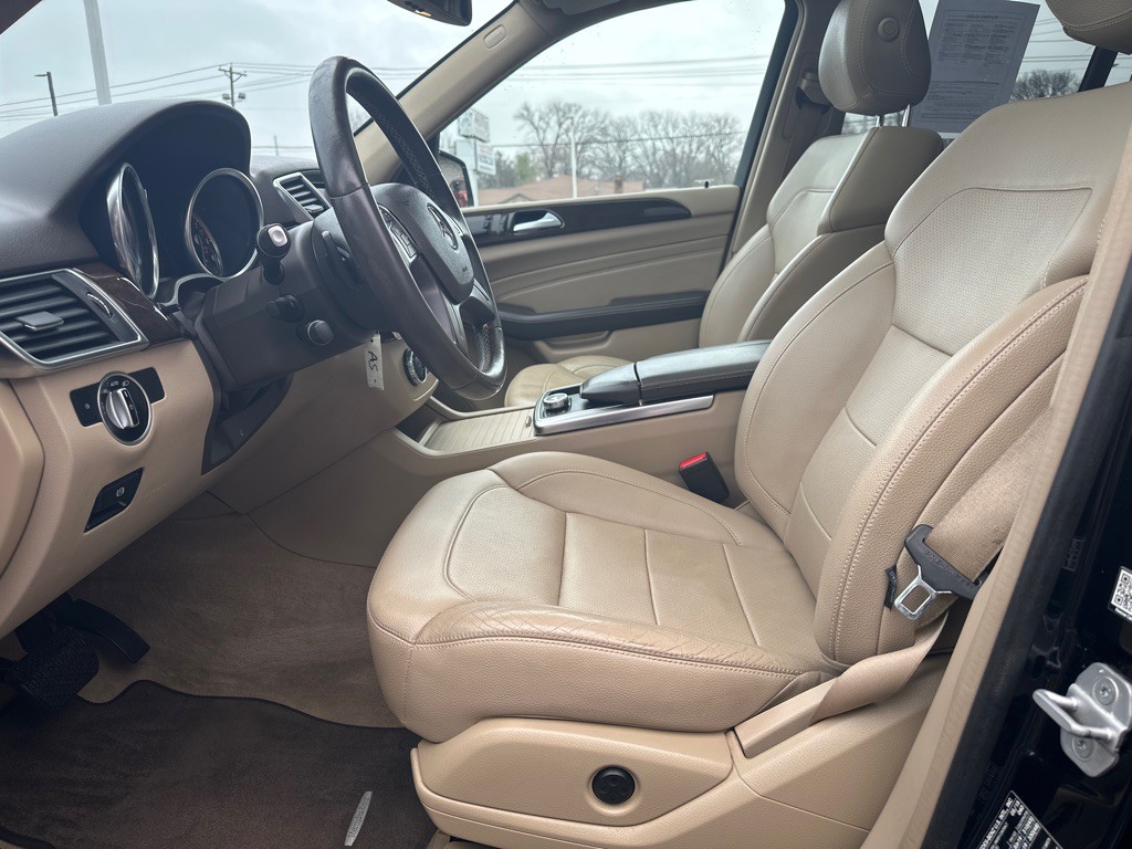 2015 Mercedes-Benz M-Class Image 2