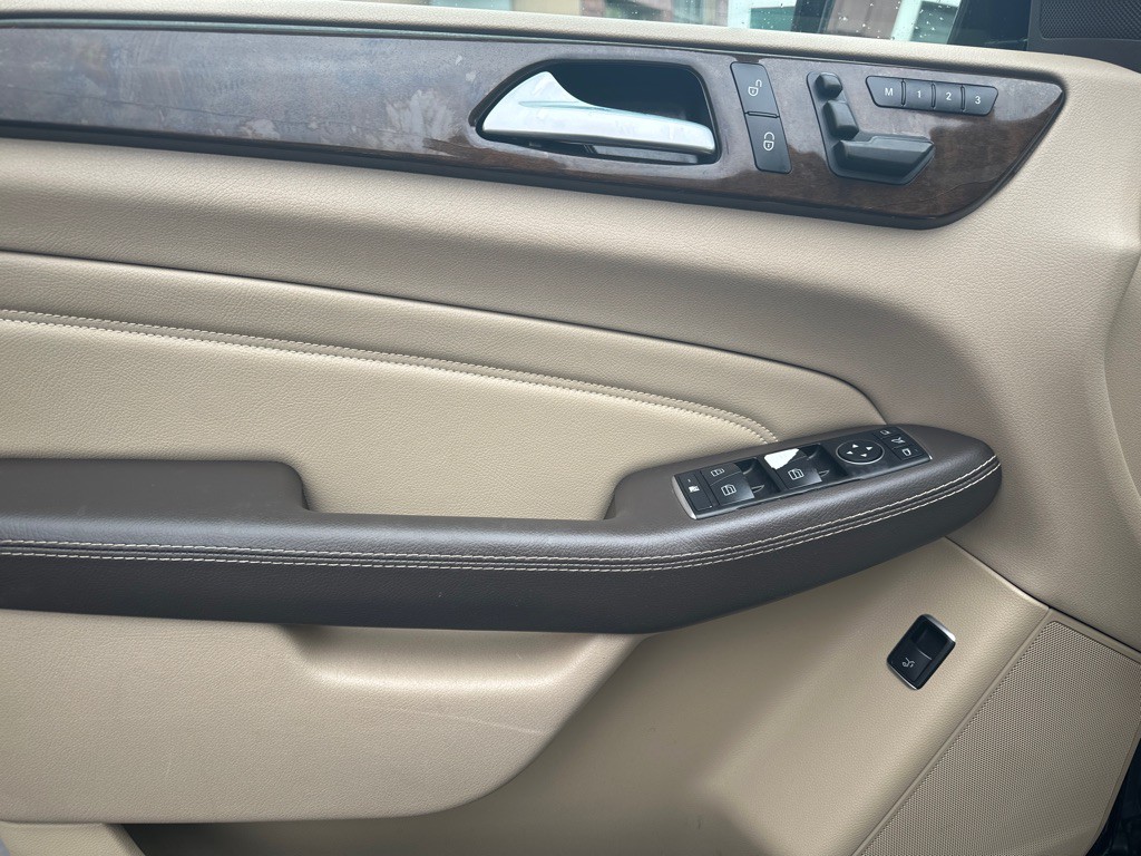 2015 Mercedes-Benz M-Class Image 18