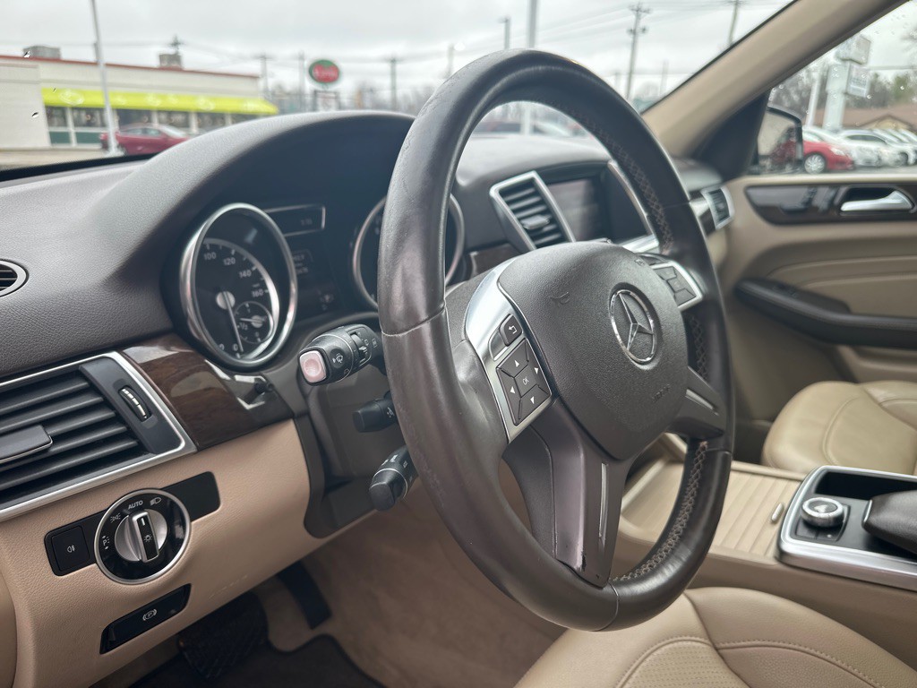 2015 Mercedes-Benz M-Class Image 24