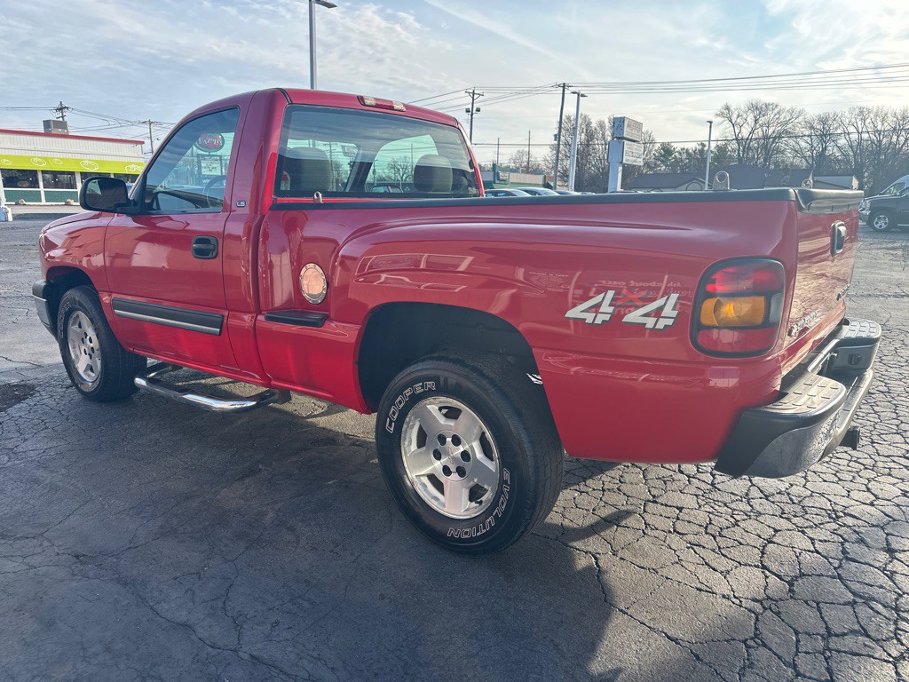 2005 Chevrolet Silverado 1500 Image 3