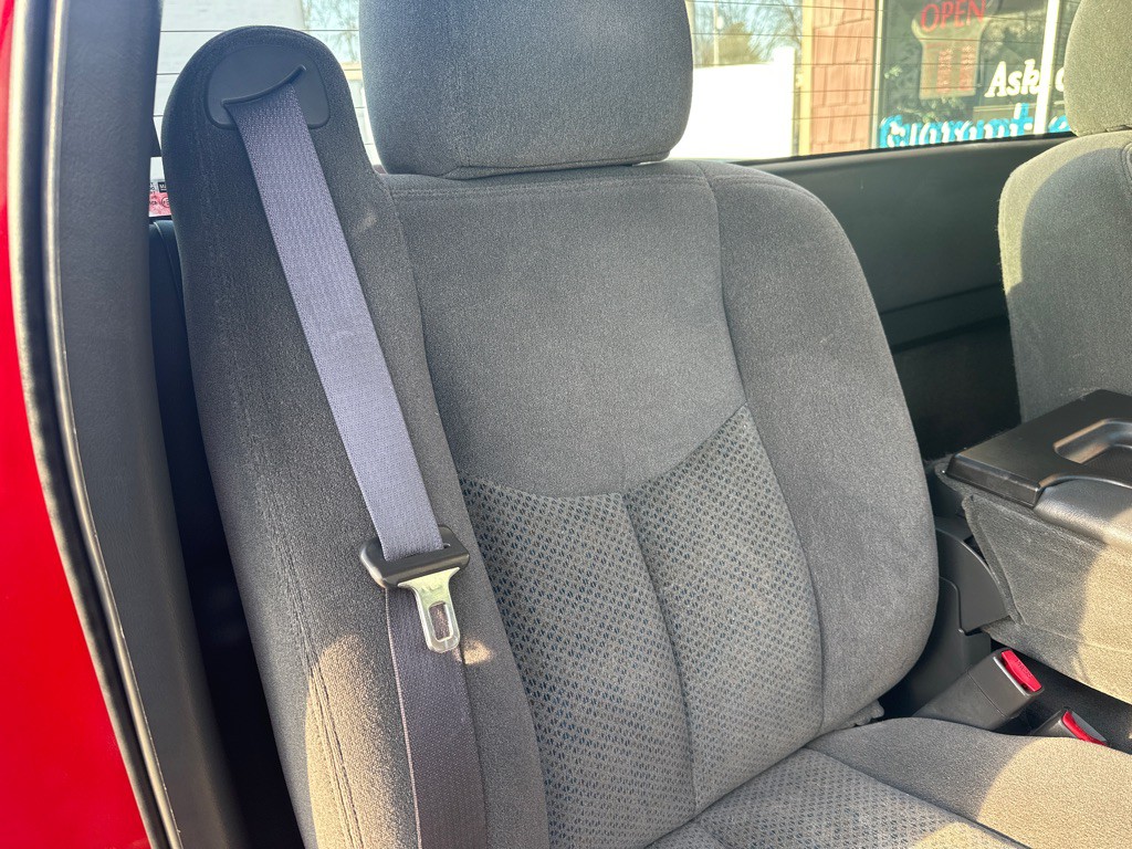 2005 Chevrolet Silverado 1500 Image 13