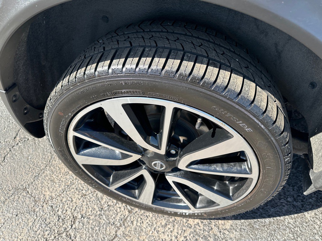 2017 Nissan Rogue Image 7