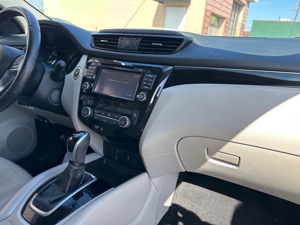 2017 Nissan Rogue Image 9