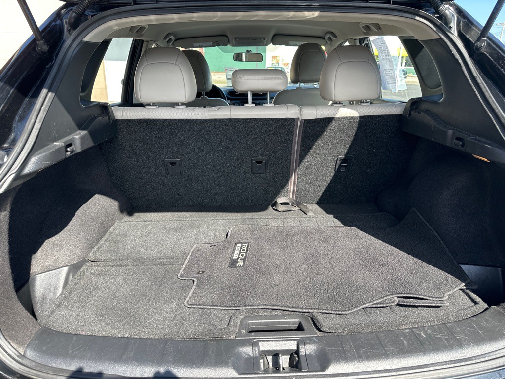 2017 Nissan Rogue Image 16