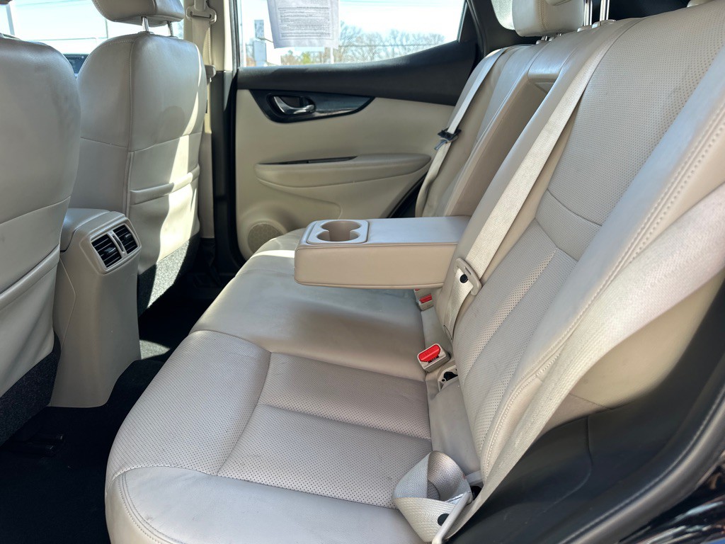 2017 Nissan Rogue Image 17