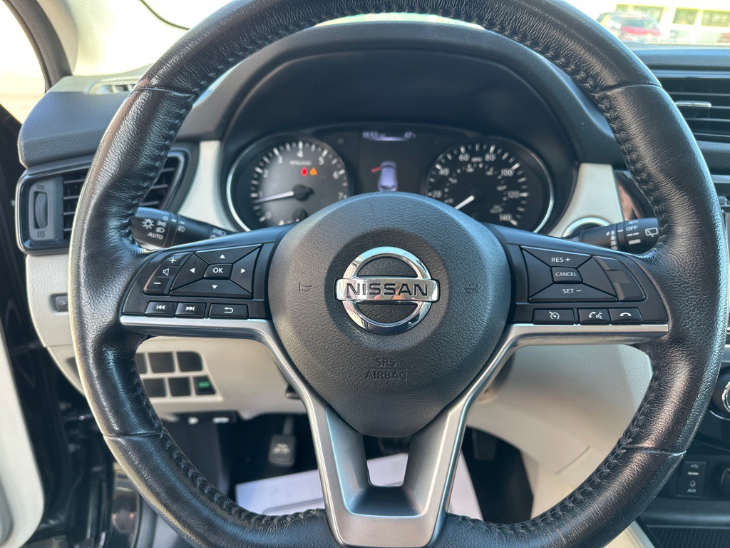 2017 Nissan Rogue Image 25