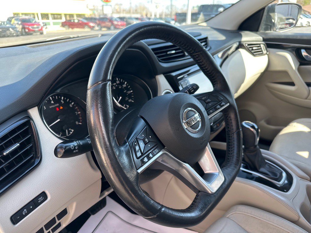 2017 Nissan Rogue Image 26