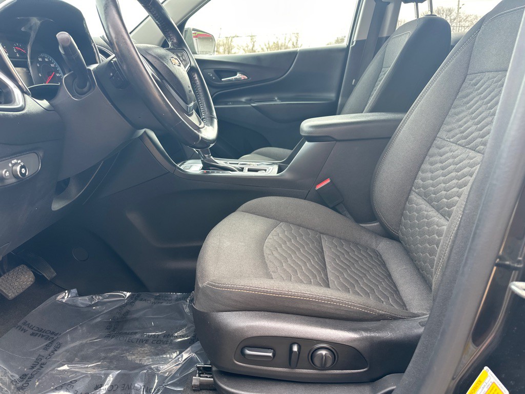 2018 Chevrolet Equinox Image 2