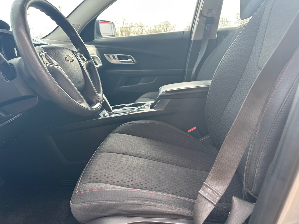 2015 Chevrolet Equinox Image 2
