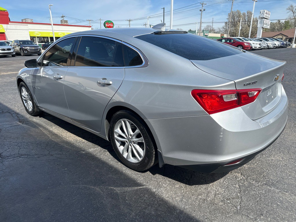 2018 Chevrolet Malibu Image 3