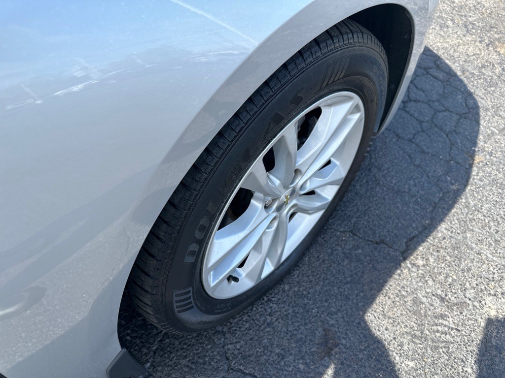 2018 Chevrolet Malibu Image 8