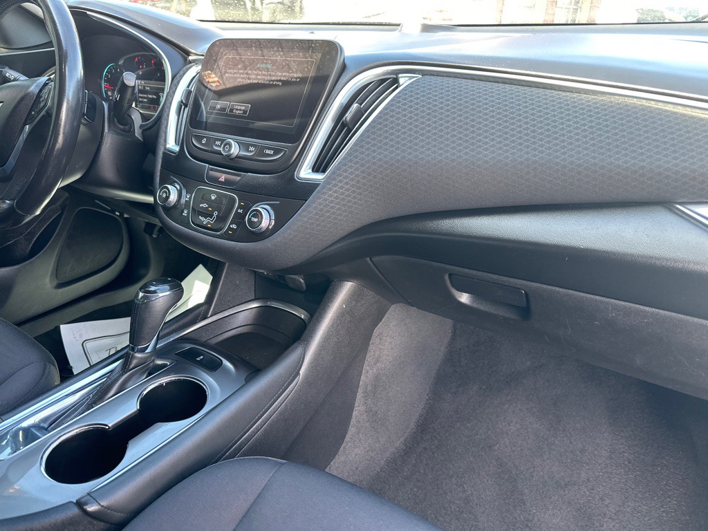 2018 Chevrolet Malibu Image 9