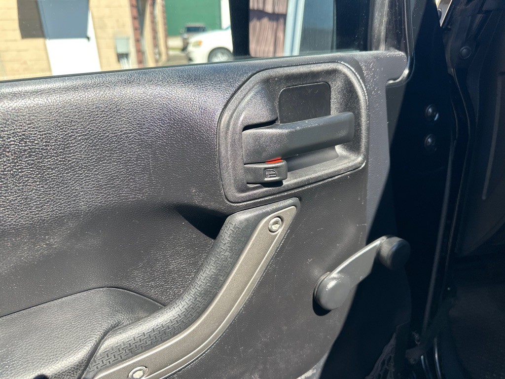 2014 Jeep Wrangler Image 15