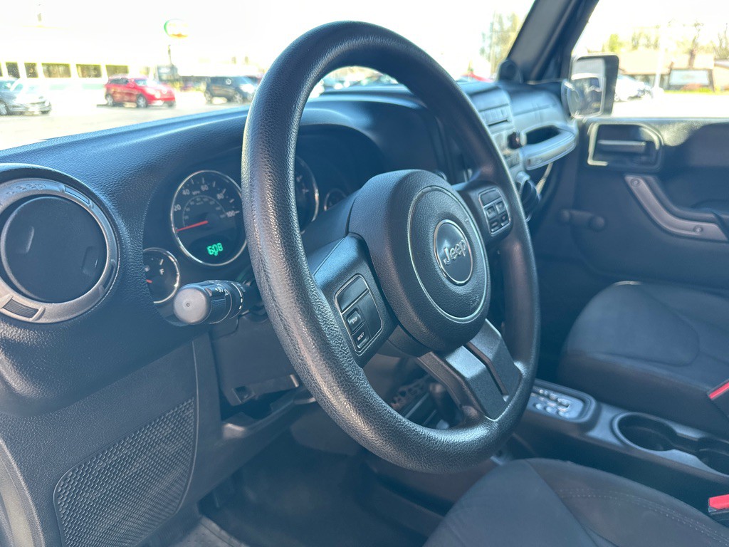 2014 Jeep Wrangler Image 21