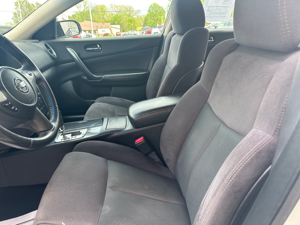 2013 Nissan Maxima Image 2