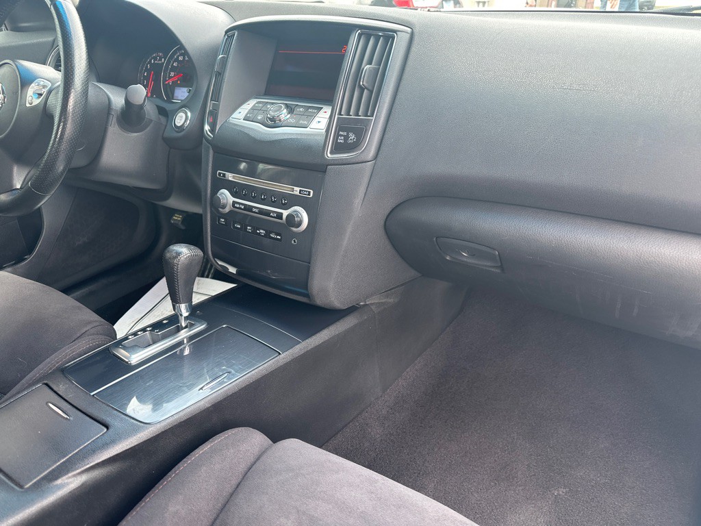 2013 Nissan Maxima Image 9