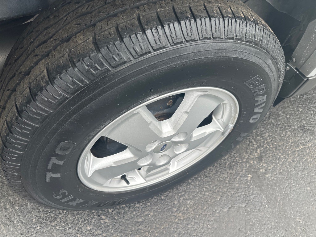 2010 Ford Escape Image 6