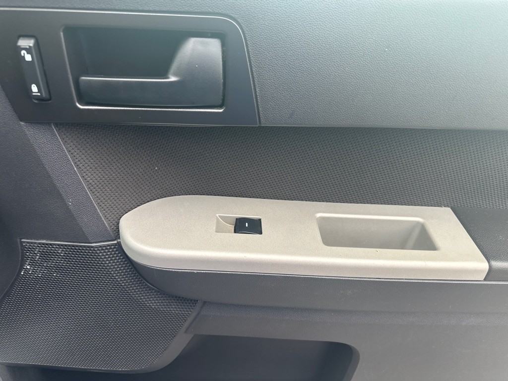2010 Ford Escape Image 11