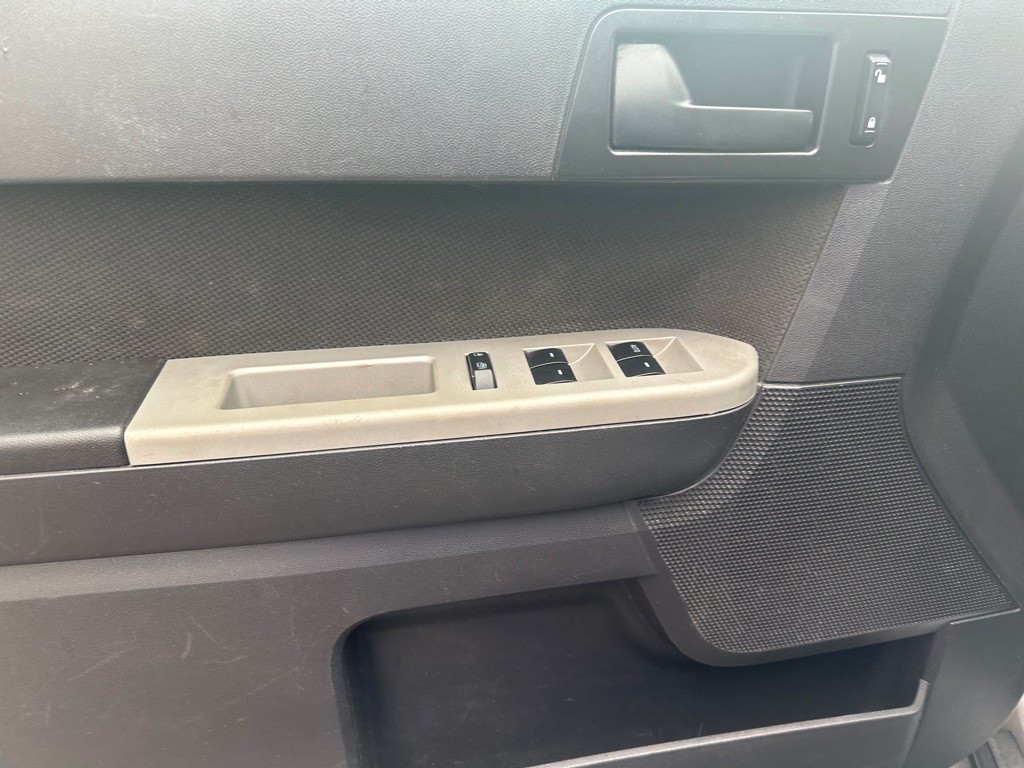 2010 Ford Escape Image 17