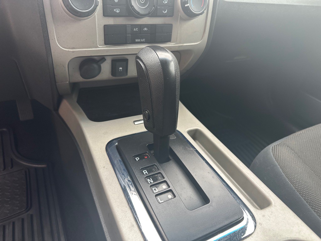 2010 Ford Escape Image 19