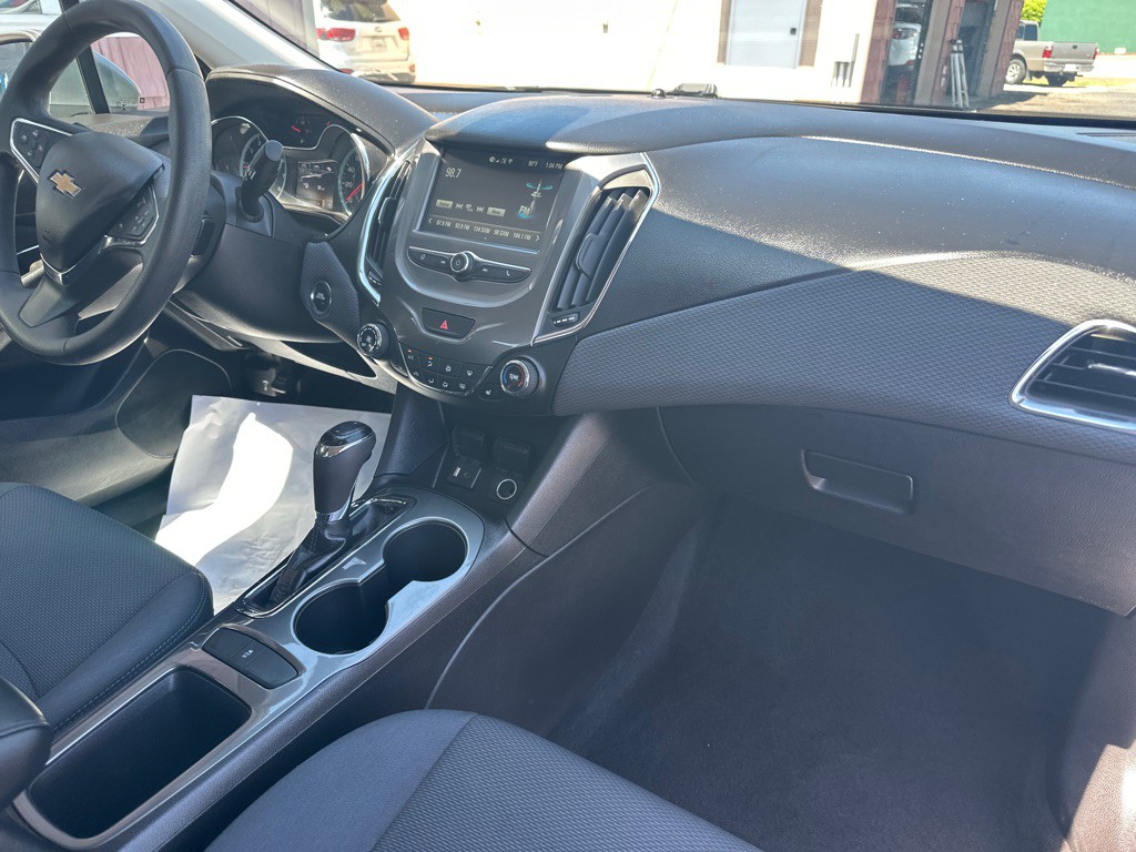2018 Chevrolet Cruze Image 8