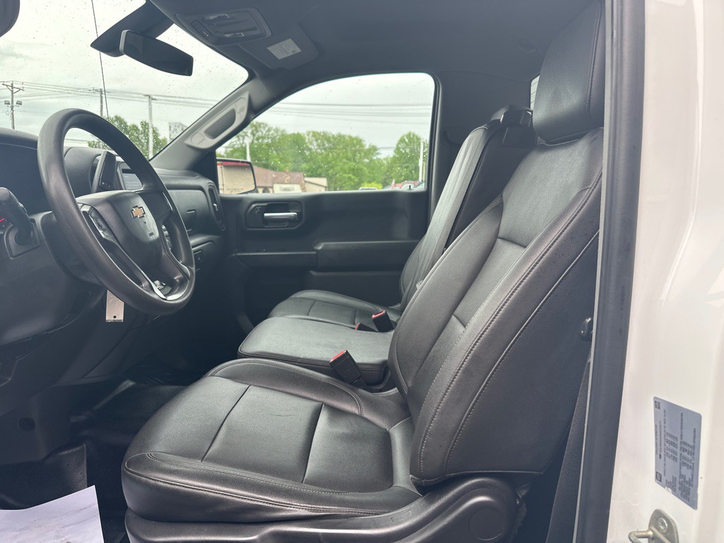 2021 Chevrolet Silverado 1500 Image 2