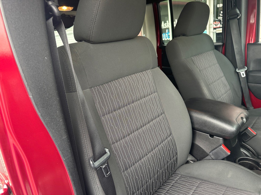 2012 Jeep Wrangler Unlimited Image 11