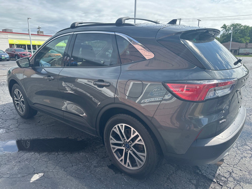 2020 Ford Escape Image 3