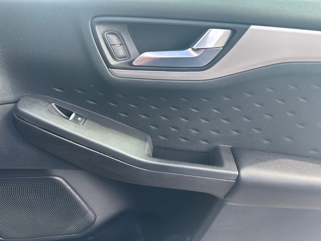 2020 Ford Escape Image 11