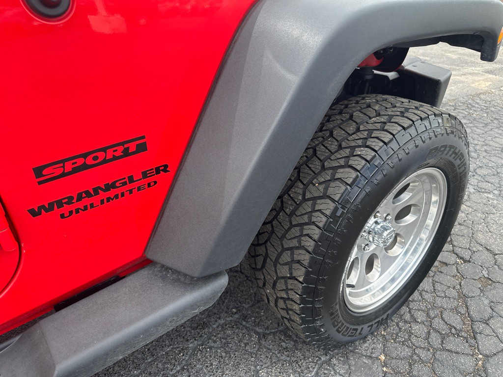 2013 Jeep Wrangler Unlimited Image 8