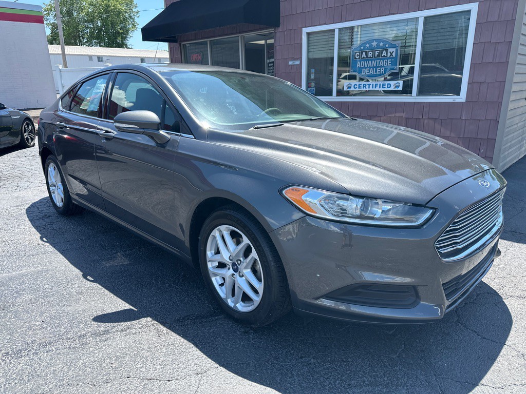2016 Ford Fusion Image 1