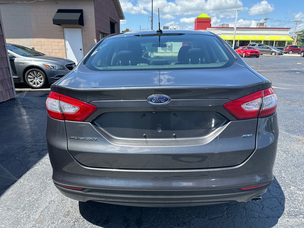 2016 Ford Fusion Image 4