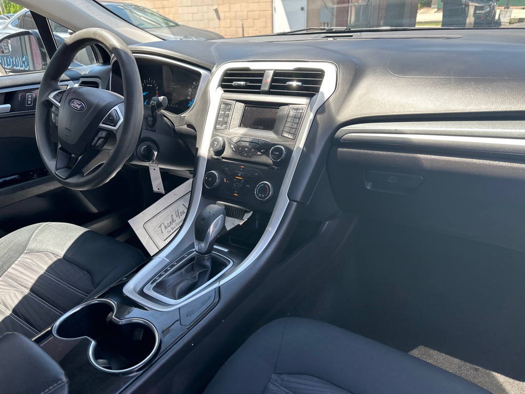 2016 Ford Fusion Image 9
