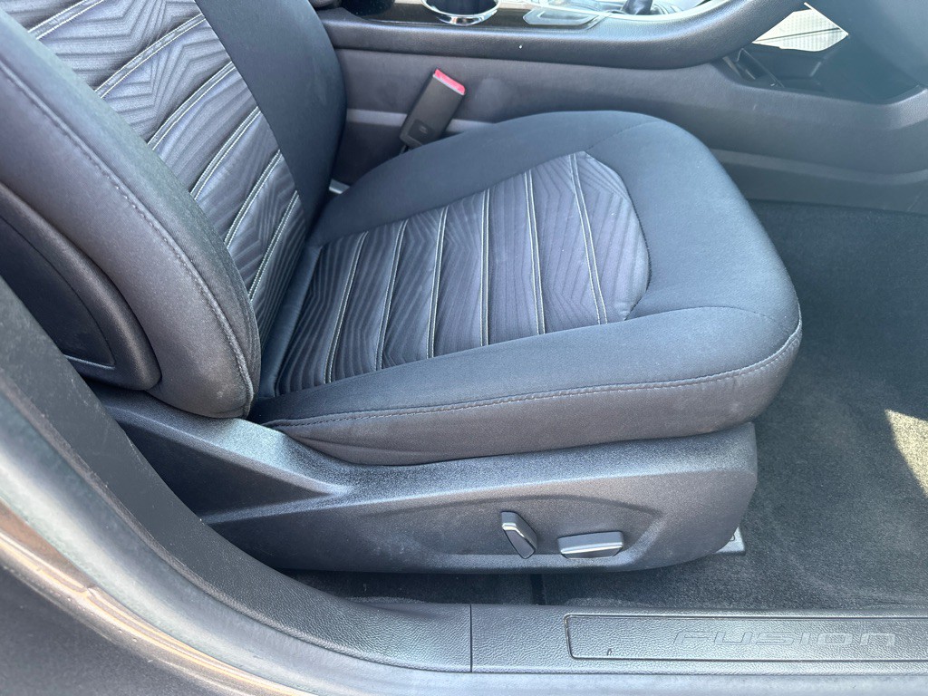 2016 Ford Fusion Image 11