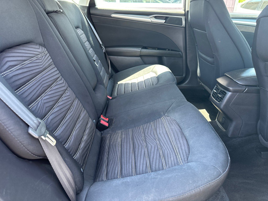 2016 Ford Fusion Image 14