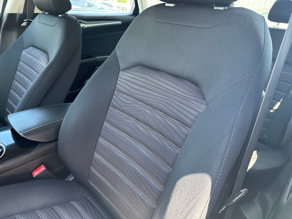 2016 Ford Fusion Image 19