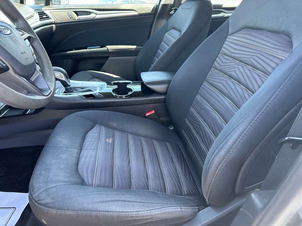 2016 Ford Fusion Image 20