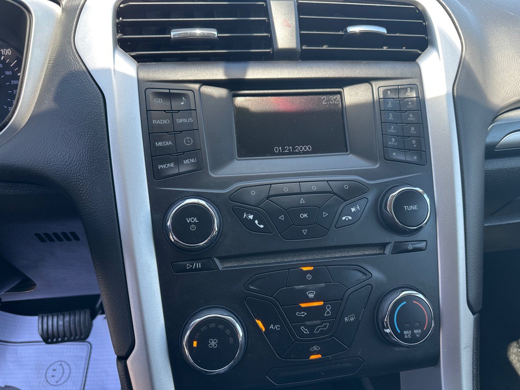 2016 Ford Fusion Image 22