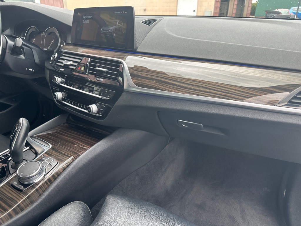 2018 BMW 5 Series Image 10