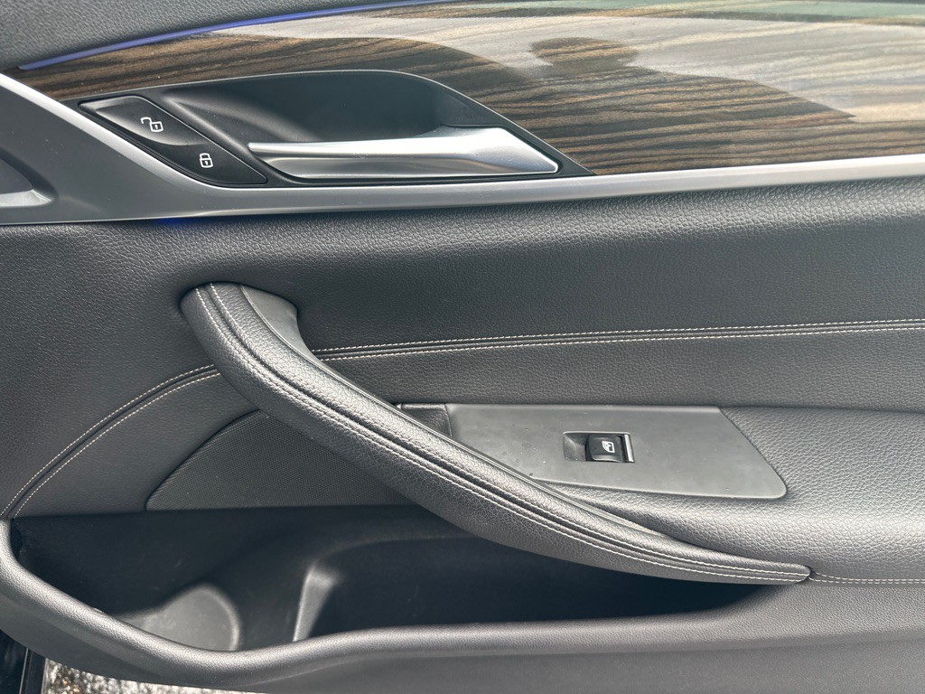 2018 BMW 5 Series Image 13